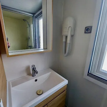 Mobil-home Domaine La Yole 5 Etoiles * فيندريه